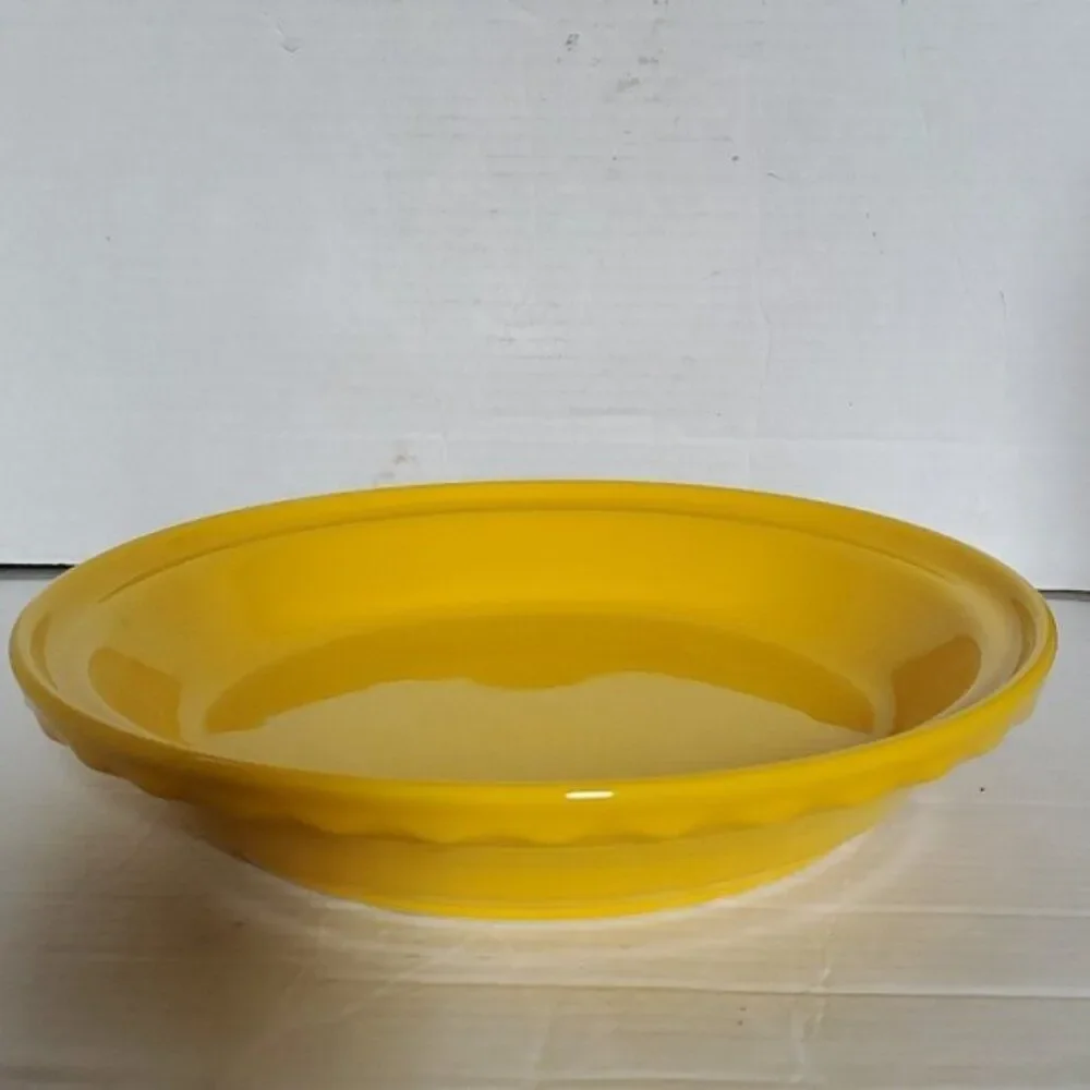 Fiestaware FIESTA Pie Plate Deep Dish Baking Bake Bakeware Baker Yellow CERAMIC